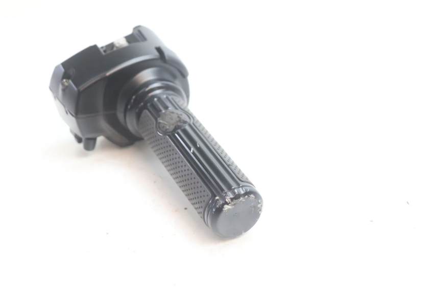 photo de LEFT SWITCH HARLEY DAVIDSON ROAD GLIDE FLTRXSE 1920 (2018 - 2022) - Additional view of the item