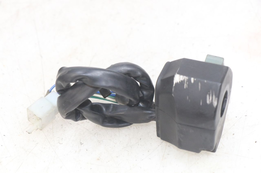 photo de LEFT HANDLEBAR SWITCH YAMASAKI ROADSTER 50 (2013 - 2018) - Technical close-up