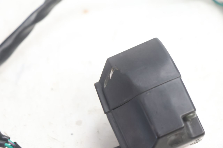 photo de LEFT HANDLEBAR SWITCH YAMASAKI ROADSTER 50 (2013 - 2018) - Technical close-up