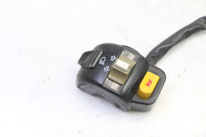 photo de LEFT SWITCH PGO RODOSHOW 2T 50 (2003 - 2007) - Zoom on usage condition