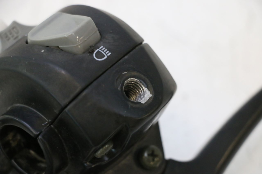 photo de LEFT SWITCH TNT MOTOR ROMA 10' 2T 50 (2011 - 2018) - Fixing points details