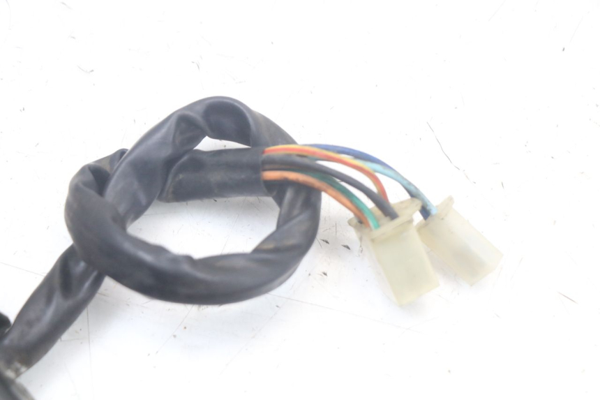 photo de LEFT HANDLEBAR SWITCH KEEWAY RY6 2T 50 (2011 - 2019) - Product overview