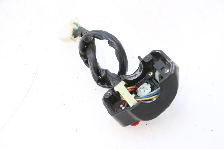 photo de LEFT HANDLEBAR SWITCH KEEWAY RY6 2T 50 (2011 - 2019) - Zoom on usage condition