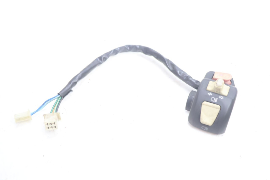 photo de LEFT HANDLEBAR SWITCH KEEWAY RY6 2T 50 (2011 - 2019) - Zoom on usage condition