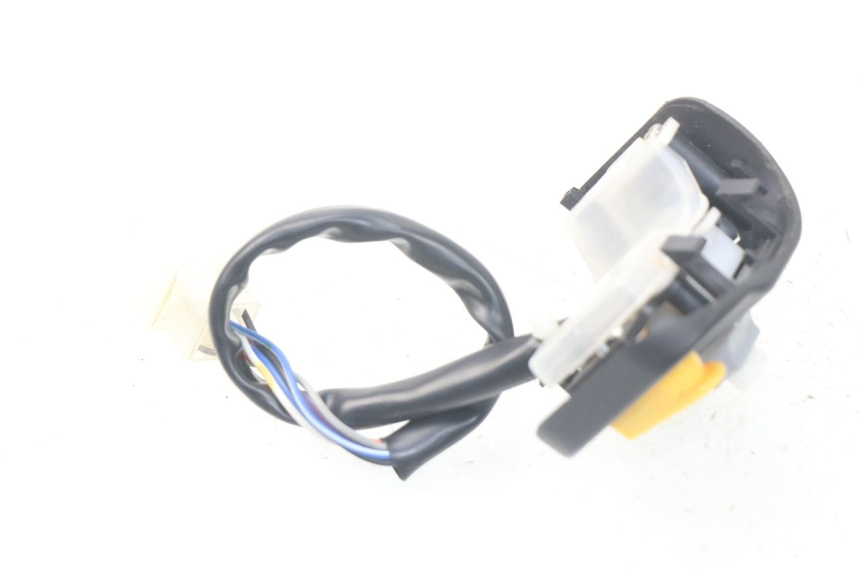 photo de LEFT HANDLEBAR SWITCH JM MOTORS SANTANA 50 (2014 - 2023) - Alternative perspective