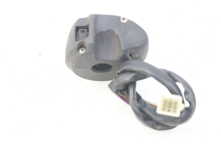 photo de LEFT HANDLEBAR SWITCH PEUGEOT SATELIS COMPRESSOR K15 125 (2006 - 2009) - Zoom on usage condition
