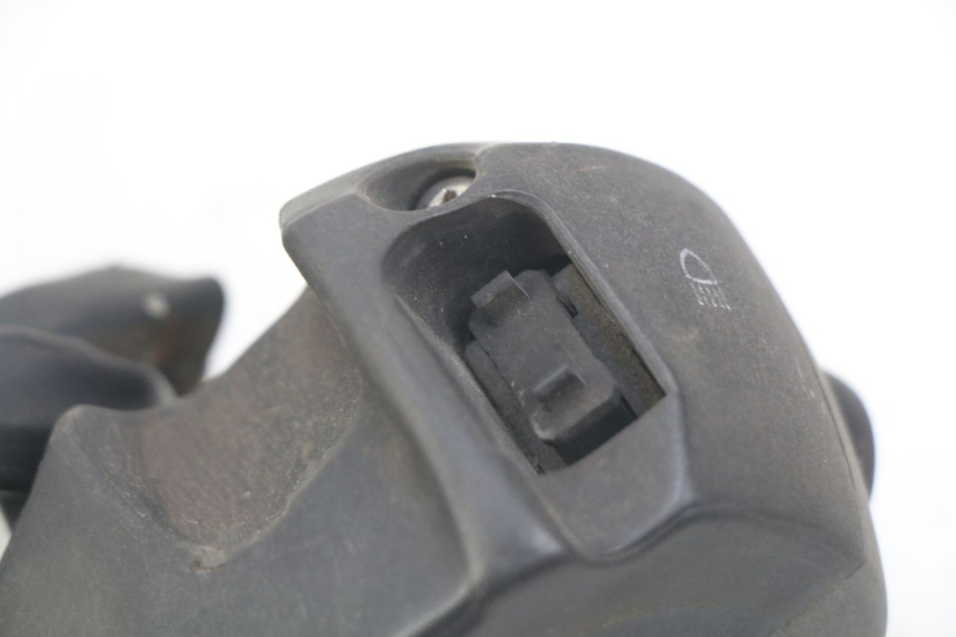 photo de LEFT HANDLEBAR SWITCH PEUGEOT SATELIS COMPRESSOR K15 125 (2006 - 2009) - Technical close-up