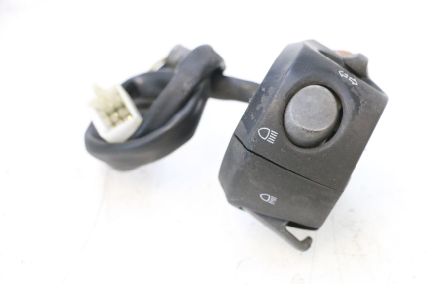 photo de LEFT HANDLEBAR SWITCH PEUGEOT SATELIS COMPRESSOR K15 125 (2006 - 2009) - Fixing points details