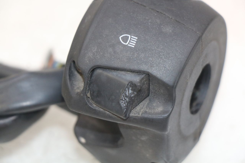 photo de LEFT HANDLEBAR SWITCH PEUGEOT SATELIS 125 (2010 - 2012) - Technical close-up