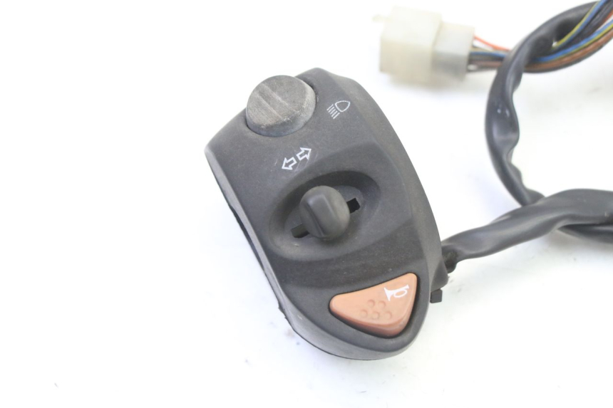 photo de LEFT SWITCH PEUGEOT SATELIS 250 (2006 - 2012) - Component detail