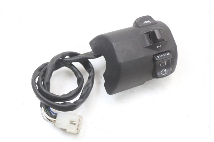 photo de LEFT SWITCH APRILIA SCARABEO GT 125 (1999 - 2007) - Zoom on usage condition