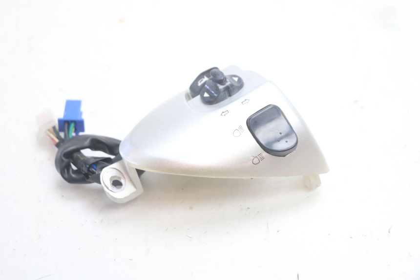 photo de LEFT SWITCH FYM SCOOTERONE 125 (2006 - 2008) - Alternative perspective