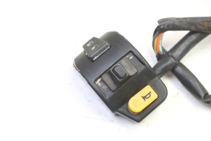 photo de LEFT SWITCH PEUGEOT SPEEDFIGHT 3 AIR 50 (2009 - 2015) - Zoom on usage condition