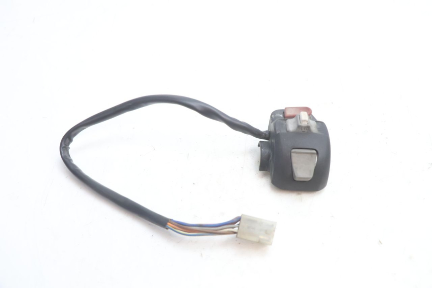 photo de LEFT HANDLEBAR SWITCH PEUGEOT SPEEDFIGHT LC 50 (1996 - 2002) - Zoom on usage condition