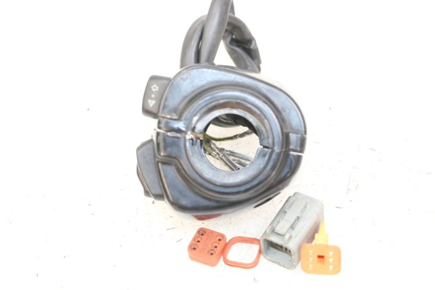 photo de LEFT SWITCH HARLEY DAVIDSON SPORTSTER XL CUSTOM 1200 (2003 - 2004) - Component detail