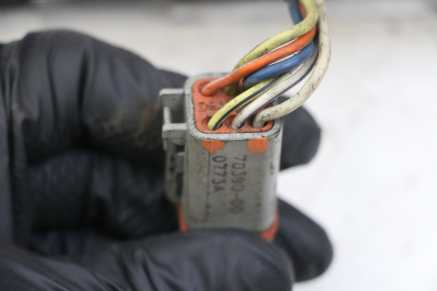 photo de LEFT SWITCH HARLEY DAVIDSON SPORTSTER XL CUSTOM 1200 (2003 - 2004) - Additional view of the item