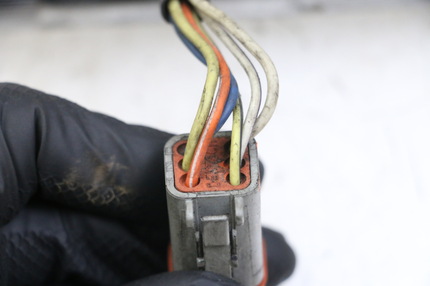 photo de LEFT SWITCH HARLEY DAVIDSON SPORTSTER XL CUSTOM 1200 (2003 - 2004) - Distinctive features