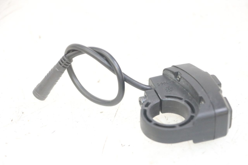 photo de LEFT SWITCH NAMI STELLAR 1 - Technical close-up