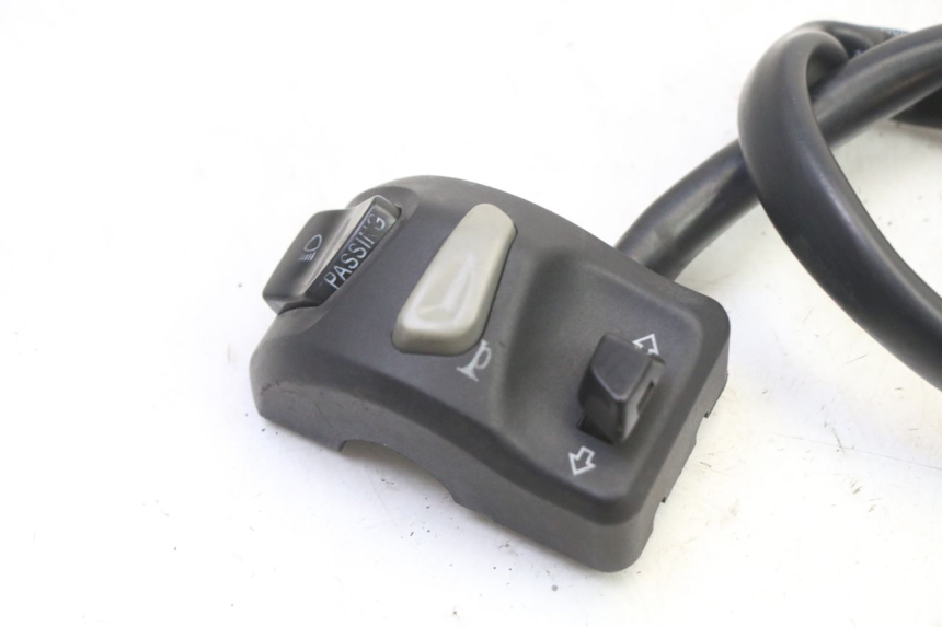 photo de LEFT SWITCH PEUGEOT STREETZONE I NAKED 2T 50 (2018 - 2020) - Zoom on usage condition