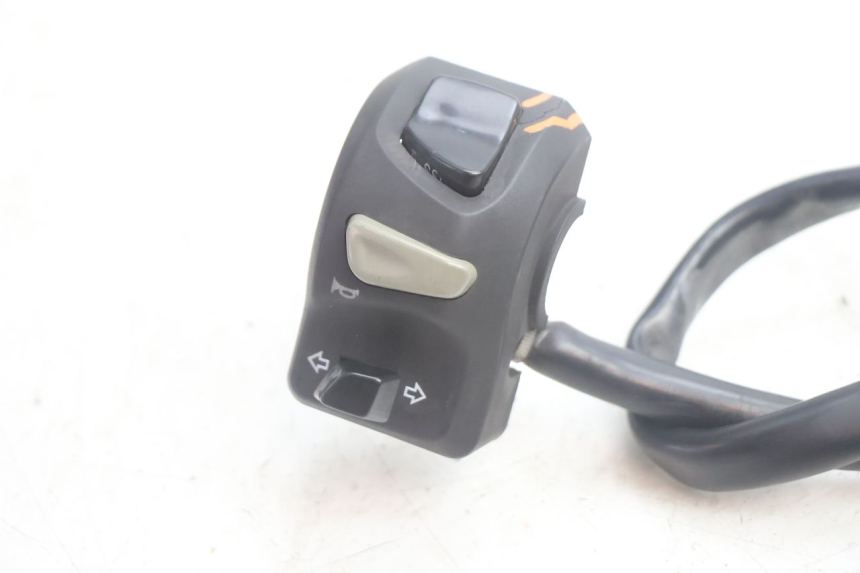 photo de LEFT SWITCH PEUGEOT STREETZONE NAKED 2T 50 (2014 - 2018) - Component detail