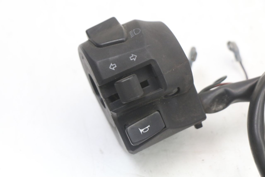 photo de LEFT SWITCH SUZUKI BURGMAN 125 (2018 - 2021) - Zoom on usage condition