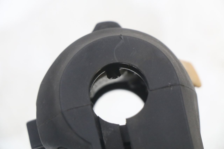 photo de LEFT SWITCH SUZUKI BURGMAN 125 (2018 - 2021) - Fixing points details