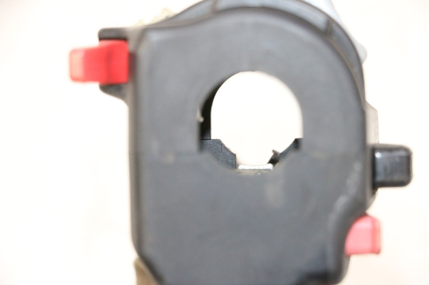 photo de LEFT HANDLEBAR SWITCH YAMAHA TDM ABS 900 (2002 - 2014) - Alternative perspective