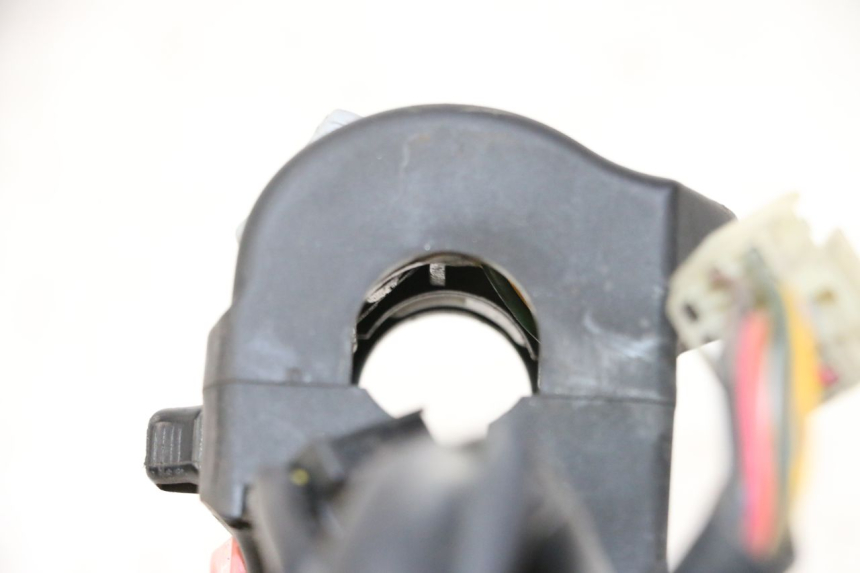 photo de LEFT HANDLEBAR SWITCH YAMAHA TDM ABS 900 (2002 - 2014) - Technical close-up