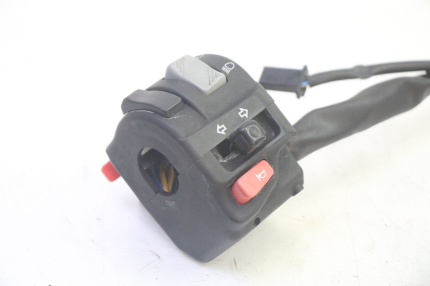 photo de LEFT SWITCH YAMAHA TDM ABS 900 (2002 - 2014) - Zoom on usage condition