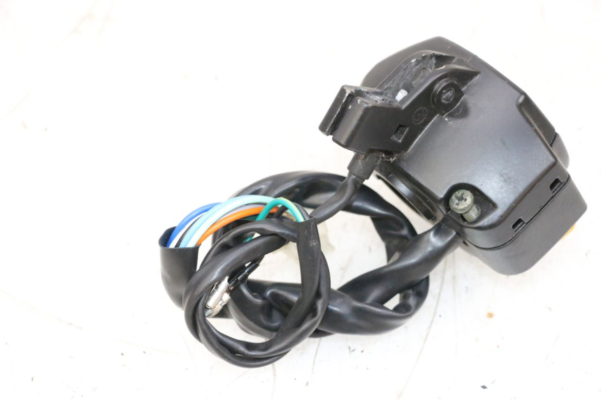 photo de LEFT SWITCH NECO TEMPO 4T 50 (2022 - 2026) - Zoom on usage condition