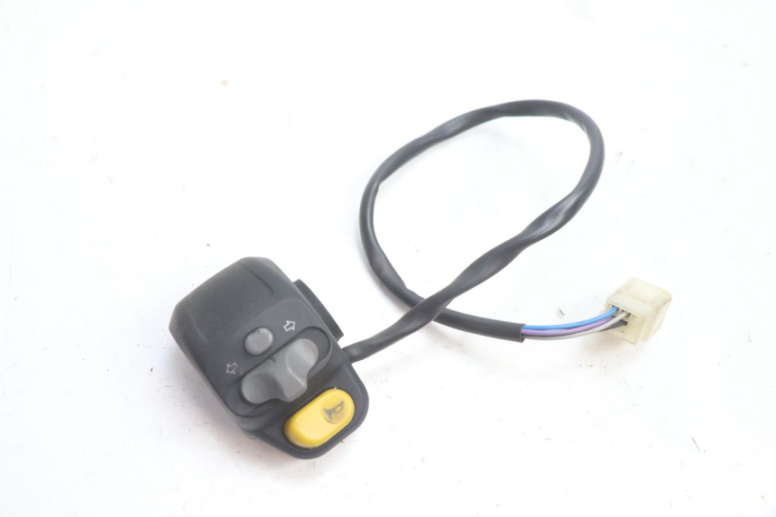 photo de LEFT HANDLEBAR SWITCH PEUGEOT TKR TREKKER FURIOUS 50 (2005 - 2014) - Main view