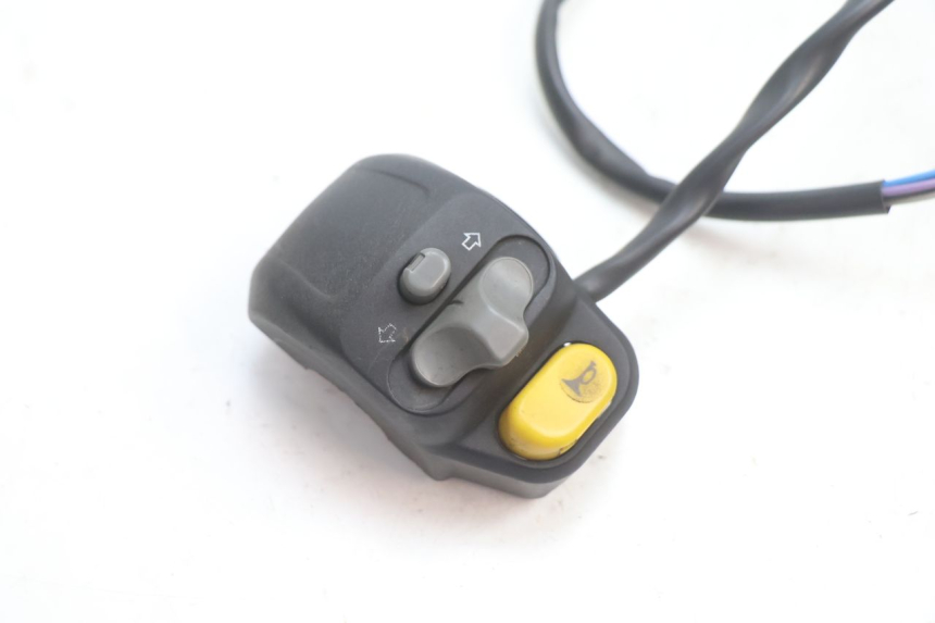 photo de LEFT HANDLEBAR SWITCH PEUGEOT TKR TREKKER FURIOUS 50 (2005 - 2014) - Component detail