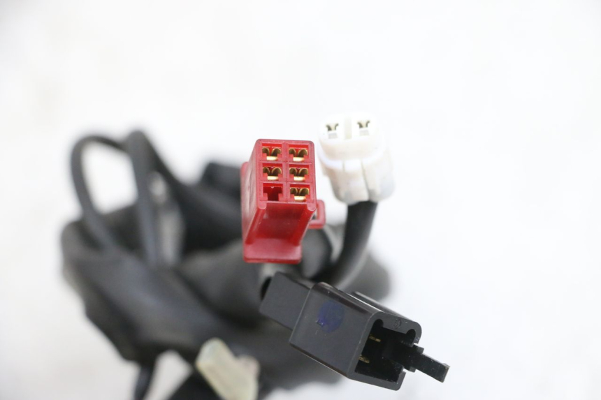 photo de LEFT SWITCH YAMAHA TRICITY 300 (2020 - 2024) - Surface and material condition