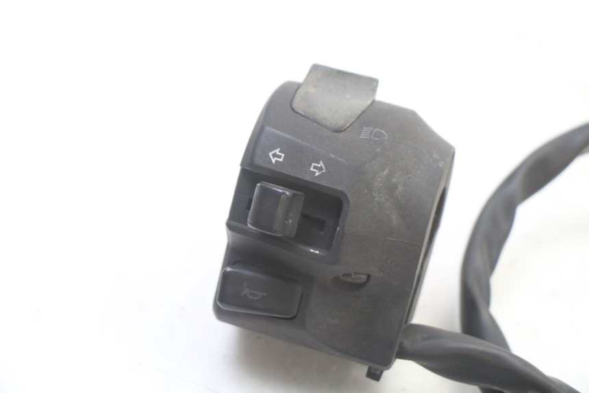 photo de LEFT HANDLEBAR SWITCH SUZUKI UH BURGMAN 125 (2002 - 2006) - Component detail
