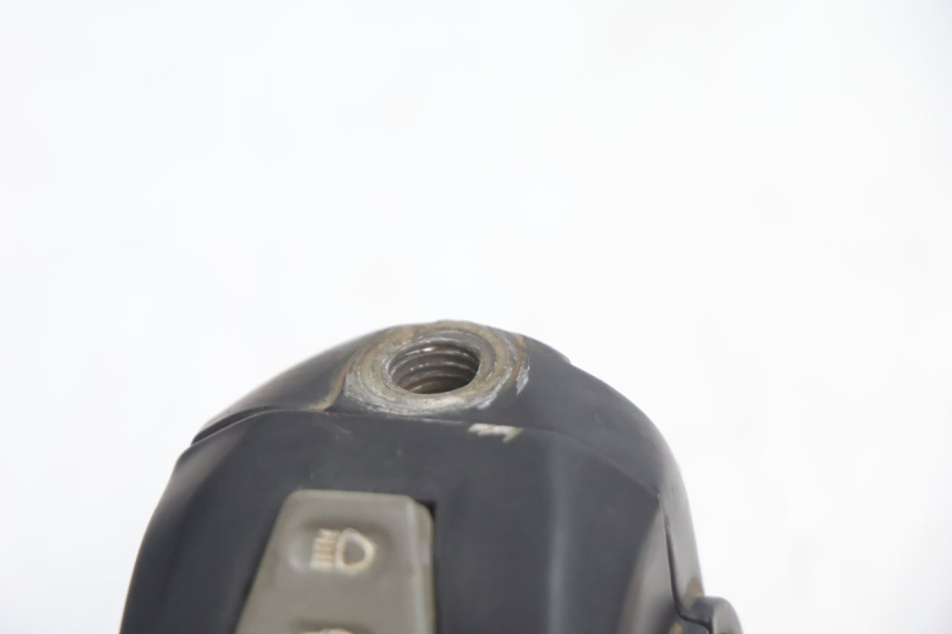 photo de LEFT HANDLEBAR SWITCH PEUGEOT V-CLIC VCLIC 50 (2007 - 2013) - Zoom on usage condition