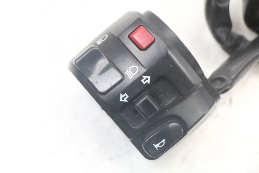 photo de LEFT HANDLEBAR SWITCH KAWASAKI VERSYS ABS 650 (2015 - 2018) - Zoom on usage condition