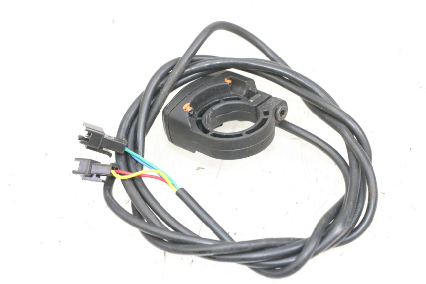 photo de LEFT SWITCH DUALTRON VICTOR LIMITED 1 - Technical close-up