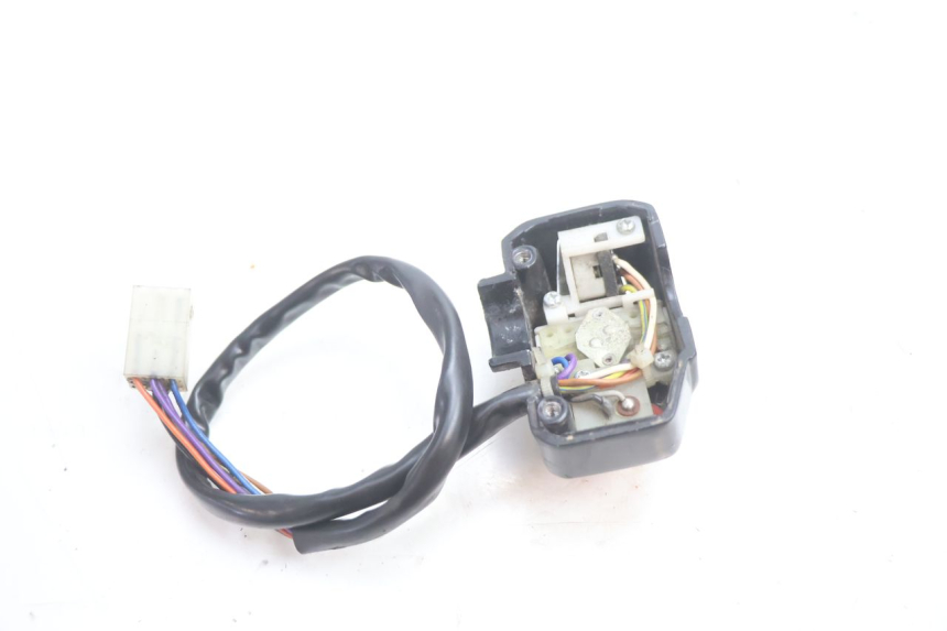 photo de LEFT SWITCH PEUGEOT VIVACITY 50 (1998 - 2003) - Alternative perspective