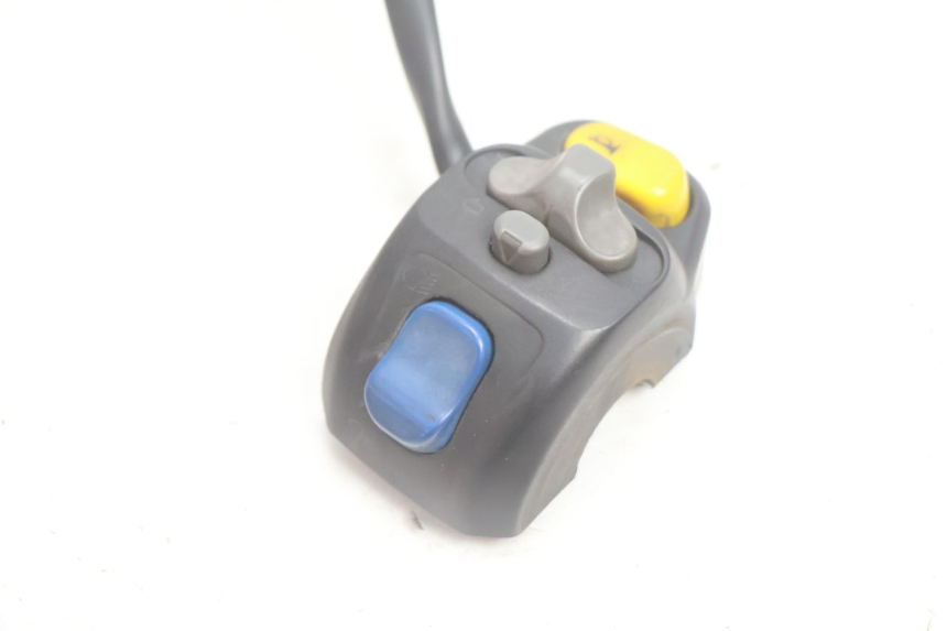 photo de LEFT SWITCH PEUGEOT VIVACITY 100 (1999 - 2008) - Alternative perspective