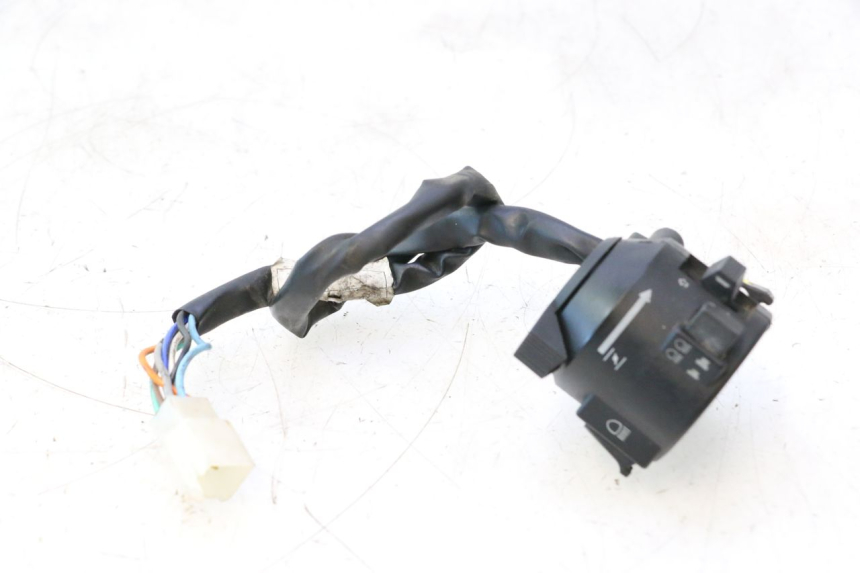 photo de LEFT SWITCH DAELIM VJ ROADWIN 125 (2004 - 2007) - Alternative perspective