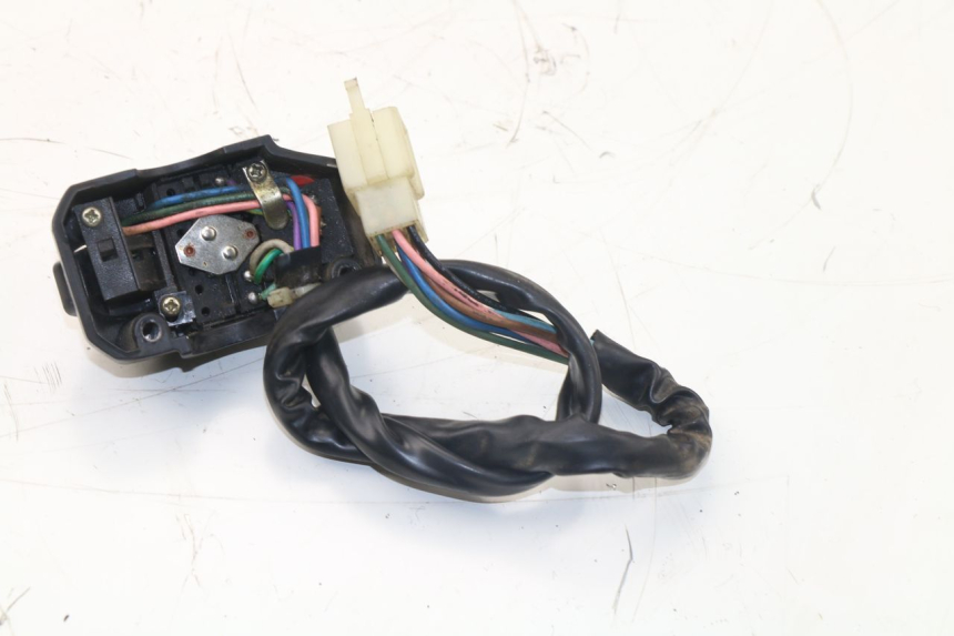 photo de LEFT SWITCH ROADSIGN WALLABY 50 (2009 - 2014) - Zoom on usage condition