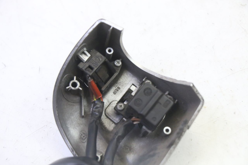 photo de LEFT SWITCH YAMAHA X-CITY XCITY 125 (2007 - 2013) - Fixing points details