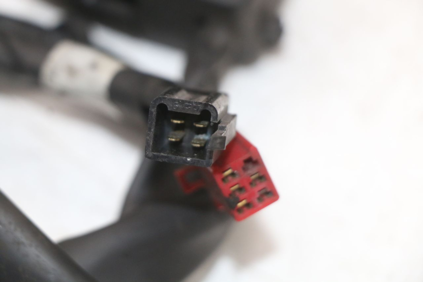 photo de LEFT HANDLEBAR SWITCH YAMAHA XMAX X-MAX ABS 125 (2017 - 2020) - Fixing points details