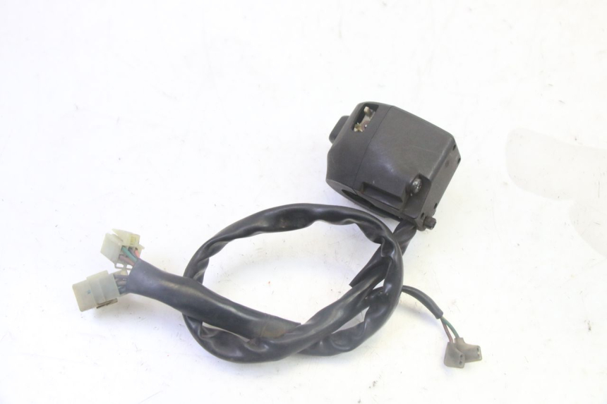 photo de LEFT HANDLEBAR SWITCH YAMAHA X-MAX XMAX 125 (2010 - 2013) - Zoom on usage condition