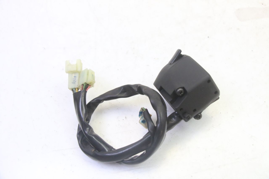 photo de LEFT HANDLEBAR SWITCH YAMAHA X-MAX XMAX 125 (2010 - 2013) - Zoom on usage condition