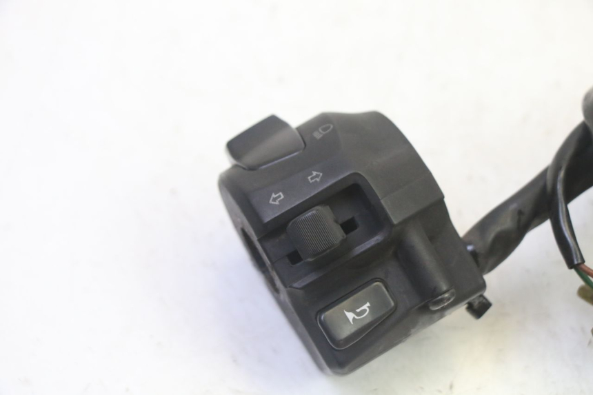 photo de LEFT HANDLEBAR SWITCH YAMAHA X-MAX XMAX 125 (2010 - 2013) - Component detail