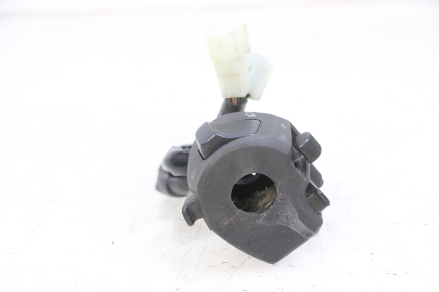 photo de LEFT HANDLEBAR SWITCH YAMAHA X-MAX XMAX 125 (2010 - 2013) - Component detail