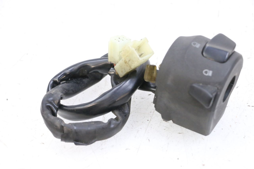 photo de LEFT HANDLEBAR SWITCH YAMAHA X-MAX XMAX 125 (2010 - 2013) - Technical close-up