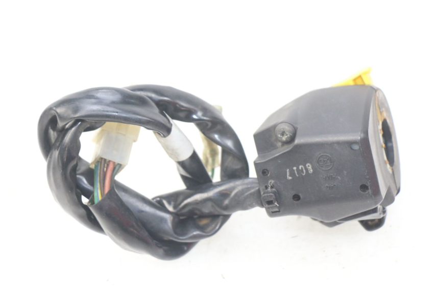 photo de LEFT HANDLEBAR SWITCH TGB X-MOTION XMOTION 125 (2008 - 2014) - Zoom on usage condition