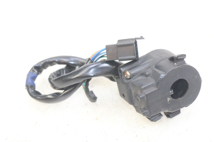 photo de LEFT HANDLEBAR SWITCH KYMCO X-TOWN XTOWN 125 (2016 - 2021) - Zoom on usage condition